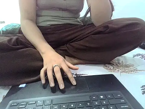 DOLL CUTY online show from 11-24-25, 04:40