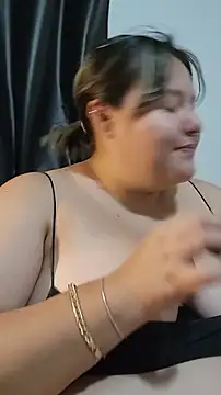 Snapshot of almitapro07 chatting on 04-09-26, 06:19 almitapro07 online show from 04-09-26, 06:19