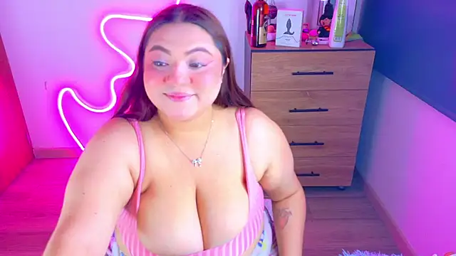 Snapshot of Rebeca_charme21 chatting on 09-28-25, 06:42 Rebeca charme21 online show from 09-28-25, 06:42