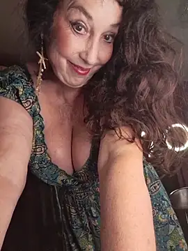 GypsyEsmeralda online show from 06-17-26, 07:41