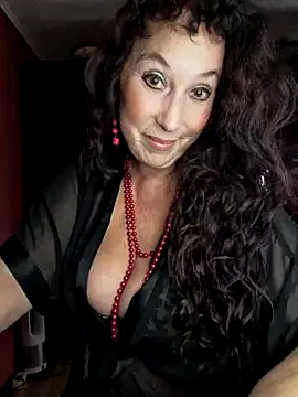 GypsyEsmeralda online show from 10-17-25, 01:02