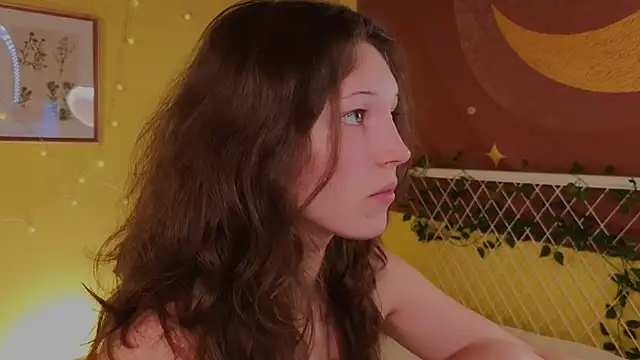 cherry lea online show from 10-18-25, 04:31