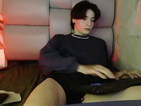 Apolo Hidalgo01 online show from 10-13-25, 09:59