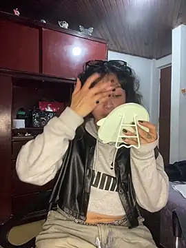 Andi9  online show from 11-09-25, 01:20