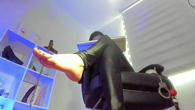 charlotte joliedart online show from 09-19-25, 07:51