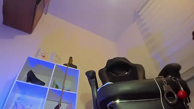 charlotte joliedart online show from 09-18-25, 11:30