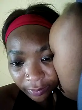 NunuBerry16 online show from 10-05-25, 07:04