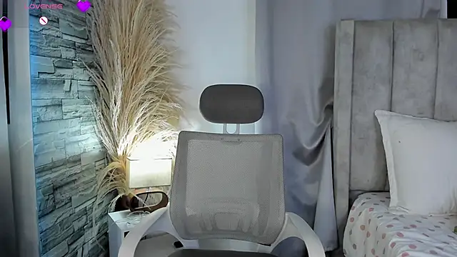 Snapshot of AmberGray_ chatting on 06-06-26, 01:44 AmberGray online show from 06-06-26, 01:44