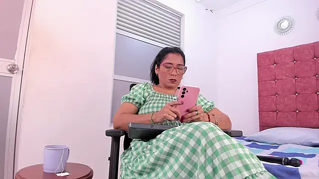 mature bigass   online show from 12-02-25, 11:56