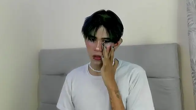 andrew uwu  online show from 03-22-26, 09:16