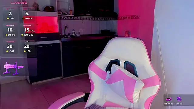 Snapshot of pinkscreens chatting on 03-08-26, 06:06 pinkscreens online show from 03-08-26, 06:06