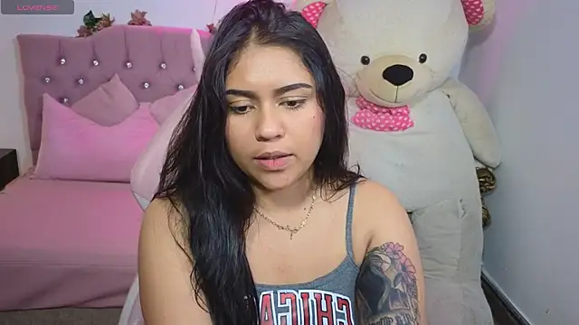 Snapshot of kendra_tay chatting on 03-13-25, 09:43 kendra tay online show from 03-13-25, 09:43