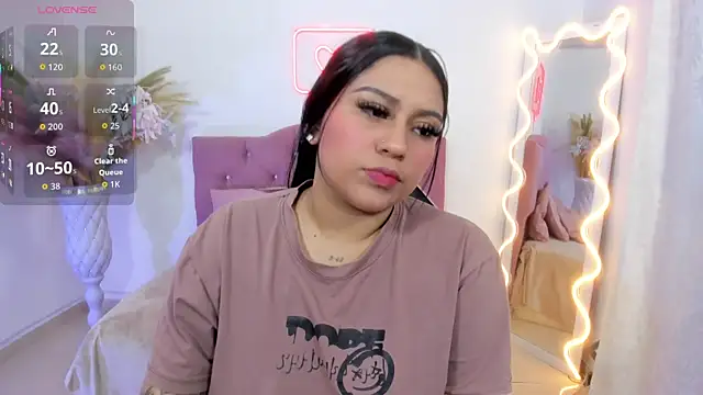 kendra tay online show from 11-25-25, 03:07