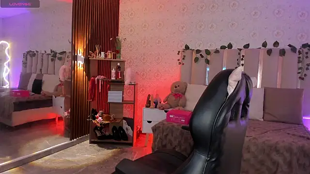 Snapshot of Daphnne_tay chatting on 02-04-26, 03:34 Daphnne tay online show from 02-04-26, 03:34