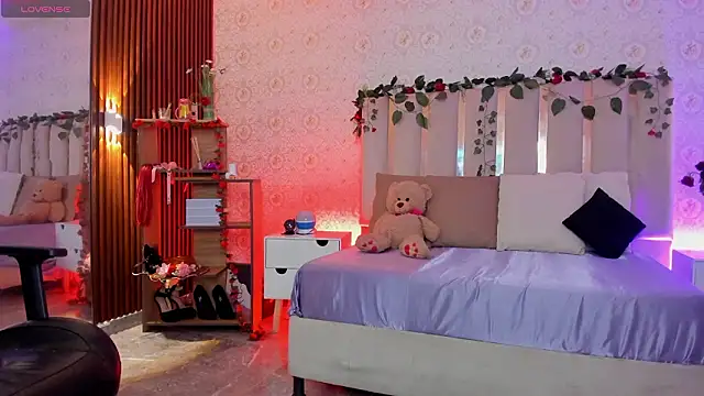 Snapshot of Daphnne_tay chatting on 02-09-26, 03:48 Daphnne tay online show from 02-09-26, 03:48