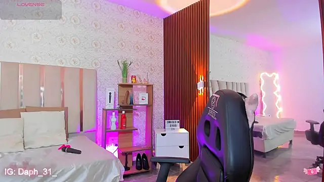 Daphnne tay online show from 10-09-25, 03:18