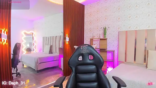 Daphnne tay online show from 10-01-25, 03:11