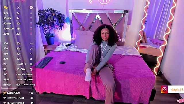 Daphnne tay online show from 03-20-25, 03:02