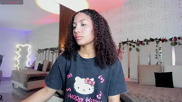 Snapshot of Daphnne_tay chatting on 02-20-26, 03:47 Daphnne tay online show from 02-20-26, 03:47