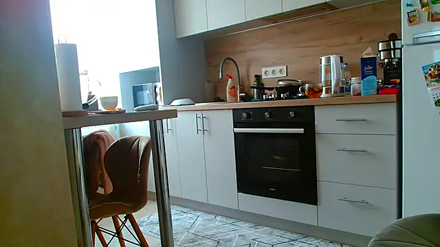 Brionia online show from 12-02-25, 07:10