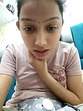 Snapshot of Aleena_Rai chatting on 12-15-24, 06:37 Aleena Rai online show from 12-15-24, 06:37