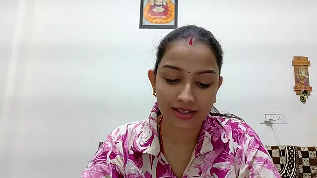 Snapshot of Aleena_Rai chatting on 10-16-25, 06:49 Aleena Rai online show from 10-16-25, 06:49