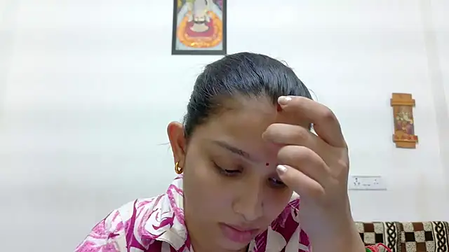 Snapshot of Aleena_Rai chatting on 10-06-25, 06:52 Aleena Rai online show from 10-06-25, 06:52