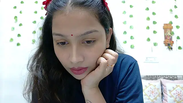 Snapshot of Aleena_Rai chatting on 10-29-25, 06:51 Aleena Rai online show from 10-29-25, 06:51