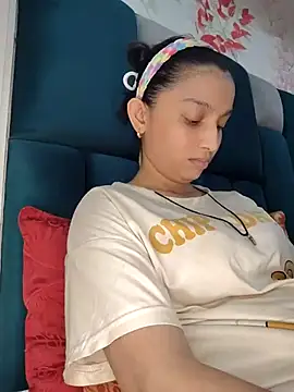 Snapshot of Aleena_Rai chatting on 09-18-25, 07:17 Aleena Rai online show from 09-18-25, 07:17