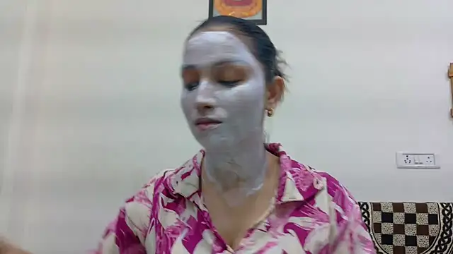 Snapshot of Aleena_Rai chatting on 10-07-25, 07:26 Aleena Rai online show from 10-07-25, 07:26