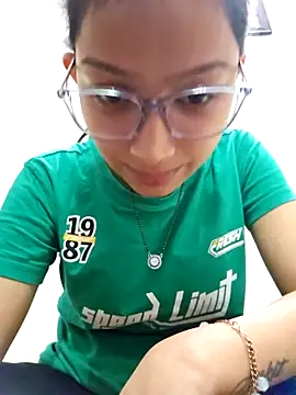 Snapshot of Aleena_Rai chatting on 03-05-25, 07:27 Aleena Rai online show from 03-05-25, 07:27