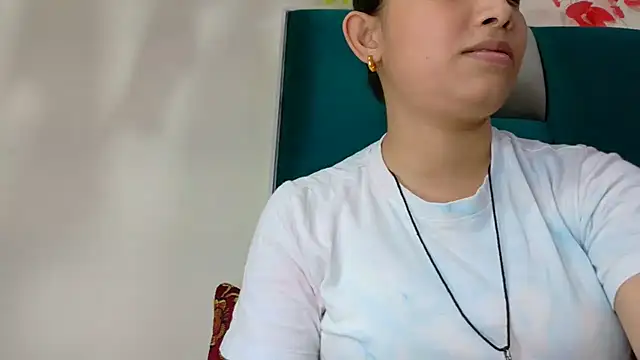 Snapshot of Aleena_Rai chatting on 09-21-25, 07:41 Aleena Rai online show from 09-21-25, 07:41