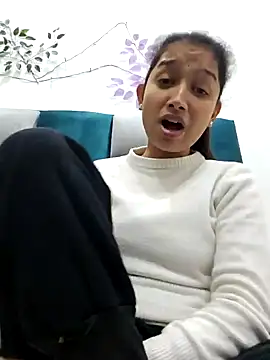 Snapshot of Aleena_Rai chatting on 12-30-24, 07:11 Aleena Rai online show from 12-30-24, 07:11