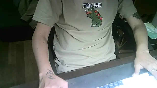 Snapshot of Ryan67533 chatting on 10-03-25, 11:23 Ryan67533 online show from 10-03-25, 11:23