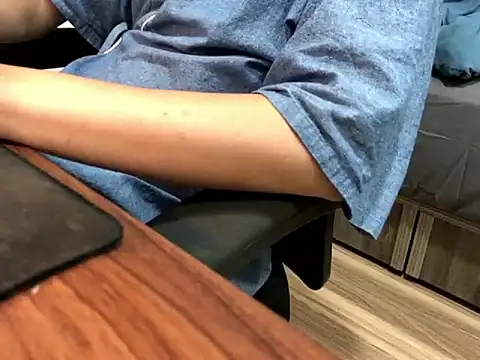 Snapshot of Ryan67533 chatting on 11-03-25, 12:09 Ryan67533 online show from 11-03-25, 12:09