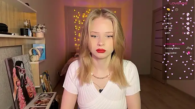 lisa barbie online show from 12-16-25, 03:16