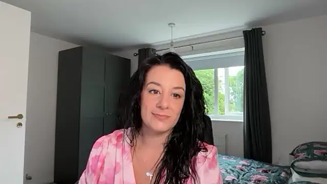 flatwhite0 online show from 06-18-26, 07:40