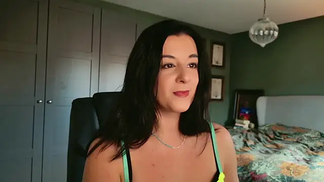 flatwhite0 online show from 11-05-25, 10:29