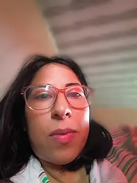 Snapshot of MirandaSingle chatting on 06-29-26, 05:01 MirandaSingle online show from 06-29-26, 05:01