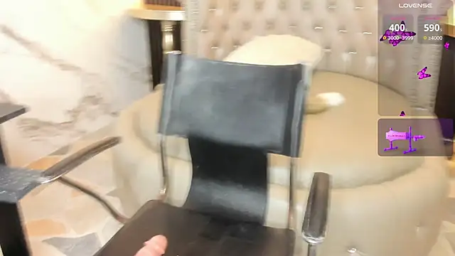 Snapshot of MAEVE_BOOBS chatting on 12-20-25, 05:38 MAEVE BOOBS online show from 12-20-25, 05:38