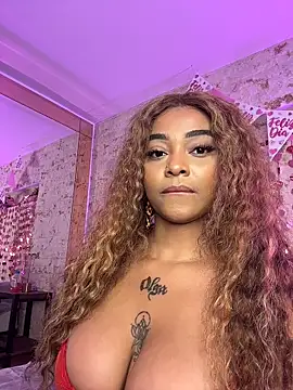 Snapshot of pamela_west chatting on 02-06-26, 08:27 pamela west online show from 02-06-26, 08:27