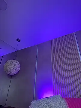 Snapshot of pamela_west chatting on 12-14-25, 07:41 pamela west online show from 12-14-25, 07:41