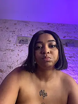 Snapshot of pamela_west chatting on 12-13-25, 08:04 pamela west online show from 12-13-25, 08:04