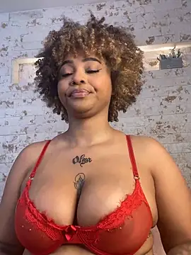 Snapshot of pamela_west chatting on 10-24-25, 02:49 pamela west online show from 10-24-25, 02:49