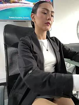Amy Kiitty  online show from 04-23-26, 01:35