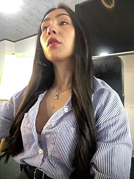 Amy Kiitty  online show from 05-06-26, 01:37