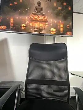 Amy Kiitty  online show from 05-20-26, 01:19