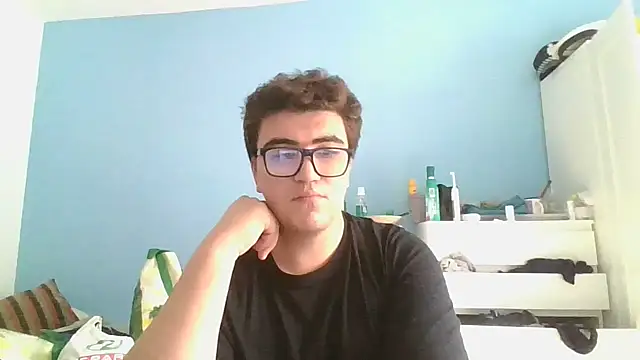 Snapshot of sorolla12 chatting on 12-14-25, 02:33 sorolla12 online show from 12-14-25, 02:33