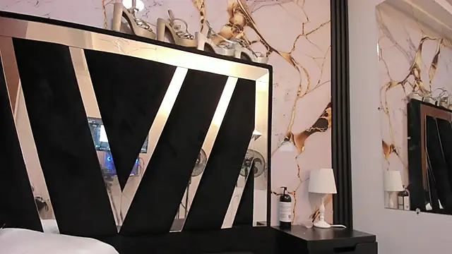 KarinaSimonz online show from 02-12-26, 01:16