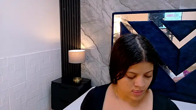 Snapshot of KarinaSimonz chatting on 06-12-26, 08:06 KarinaSimonz online show from 06-12-26, 08:06